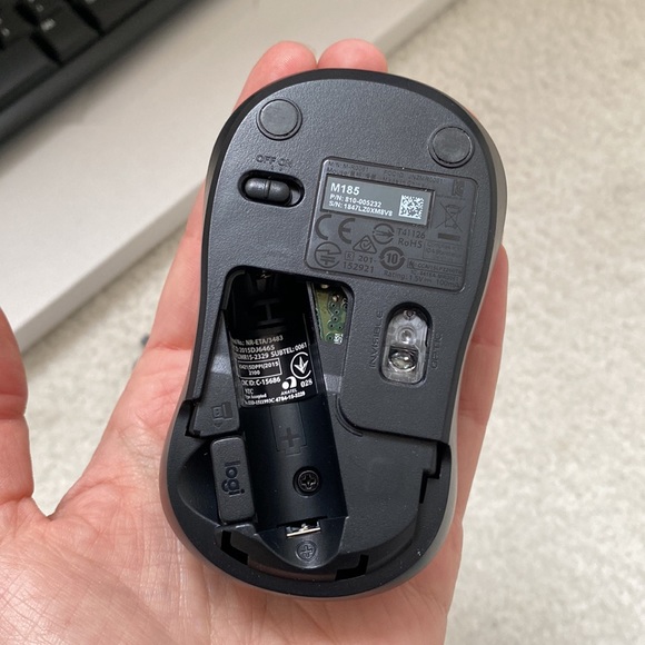 Logitech Wireless Keyboard & Mouse - Picture 3 of 3